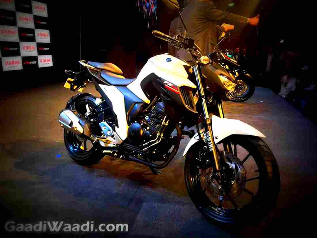 Yamaha FZ25 2017 3 motorbike A4 Photo Print