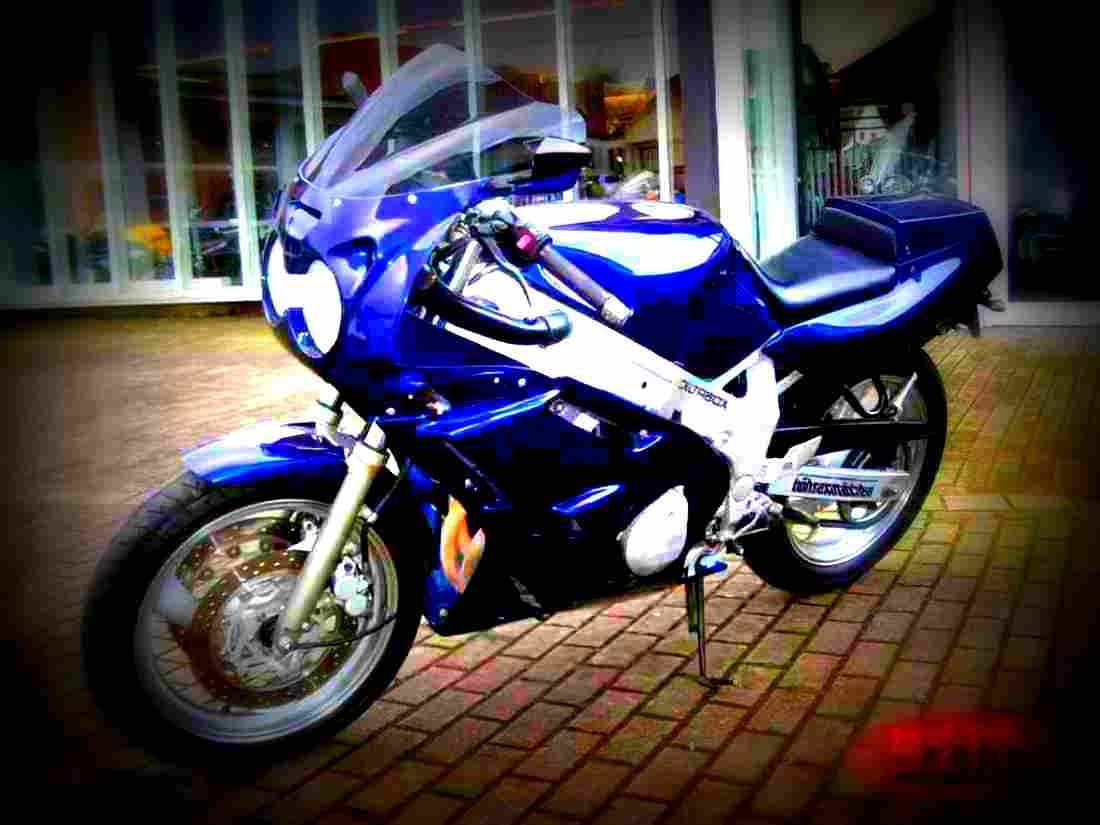 Yamaha FZR 600 1991 1 motorbike A4 Photo Print