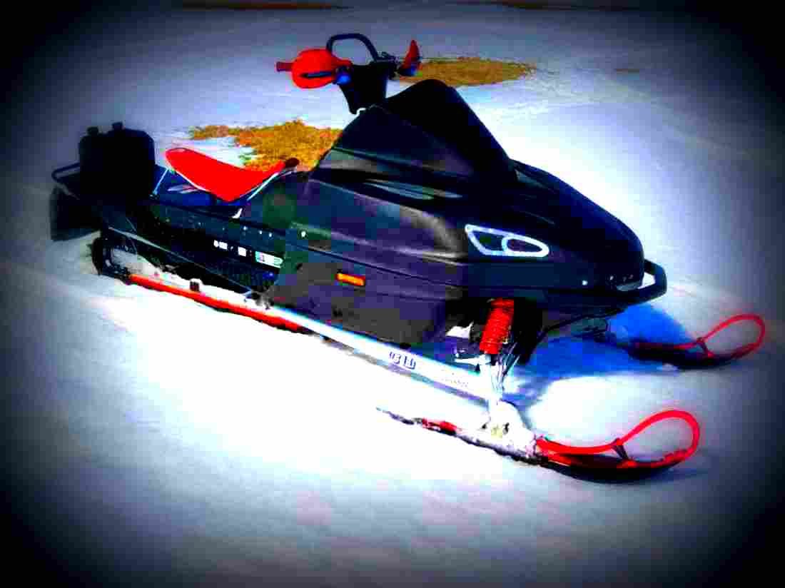Yamaha Mountain Max 600 2001 6 motorbike A4 Photo Print