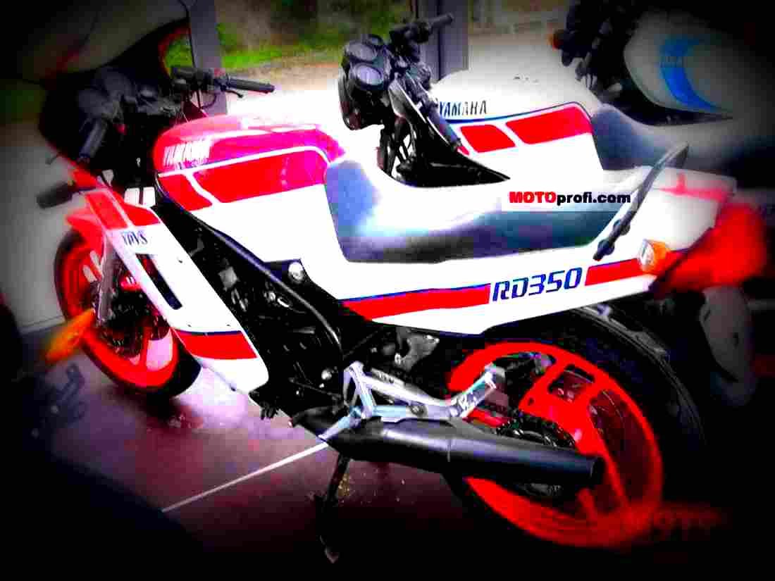 Yamaha RD 250 (reduced effect) 1981 4 motorbike A4 Photo Print