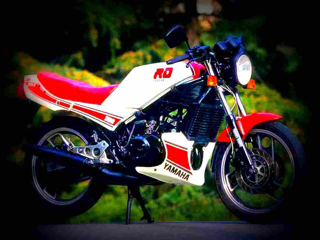 Yamaha RD 350 1985 1 motorbike A4 Photo Print