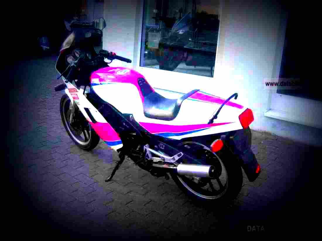 Yamaha RD 350 1985 3 motorbike A4 Photo Print