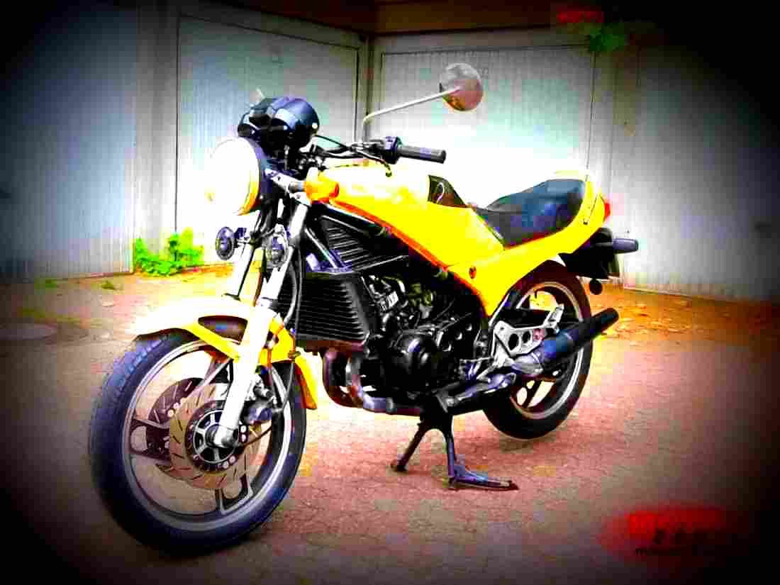 Yamaha RD 350 F (reduced effect) 1985 5 motorbike A4 Photo Print