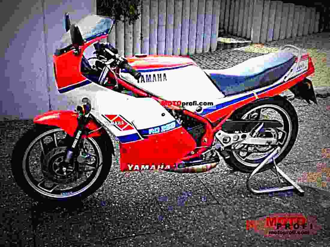 Yamaha RD 350 F (reduced effect) 1986 2 motorbike A4 Photo Print