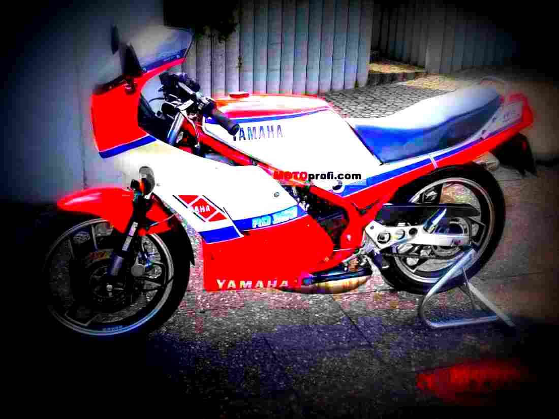 Yamaha RD 350 F (reduced effect) 1990 3 motorbike A4 Photo Print