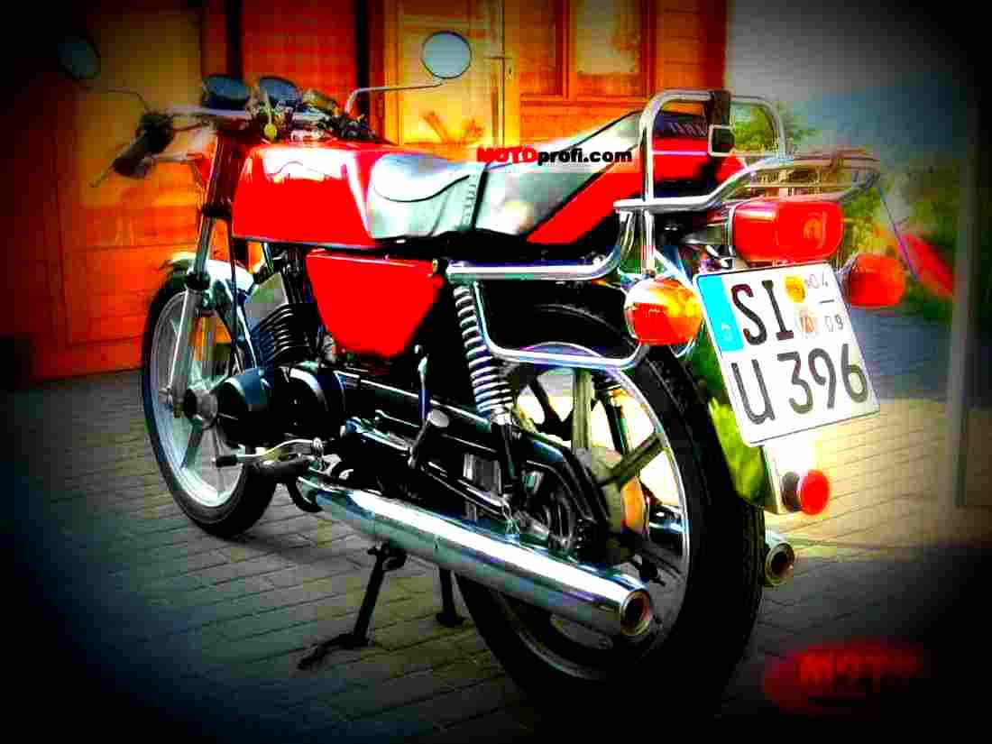 Yamaha RD 350 (reduced effect) 1987 5 motorbike A4 Photo Print