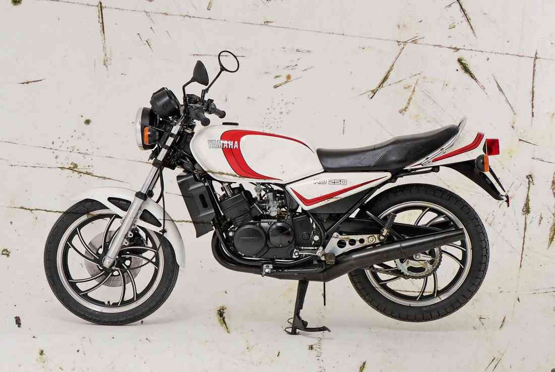 Yamaha RD250LC 1981 1980 RED aged A4 Photo Print