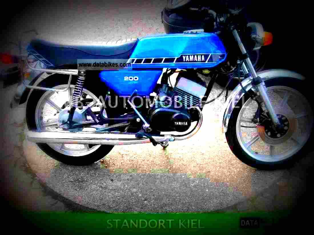 Yamaha RS 100 1978 4 motorbike A4 Photo Print