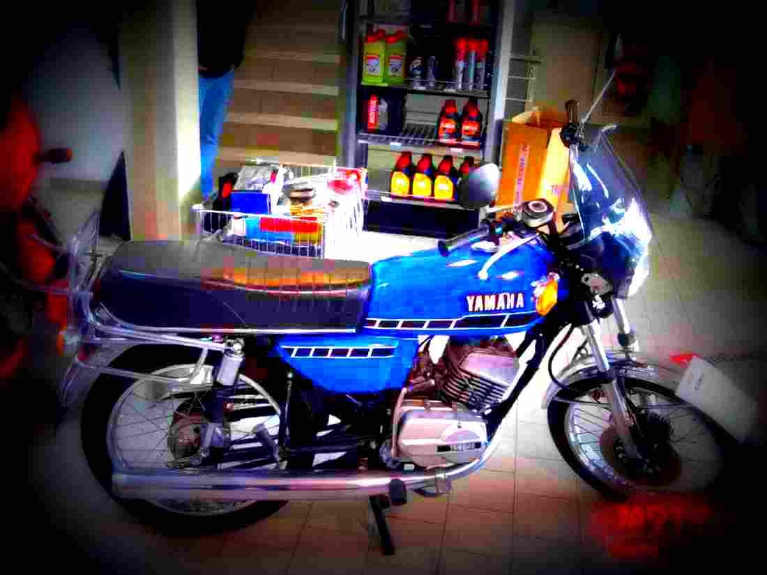 Yamaha RS 100 1979 3 motorbike A4 Photo Print