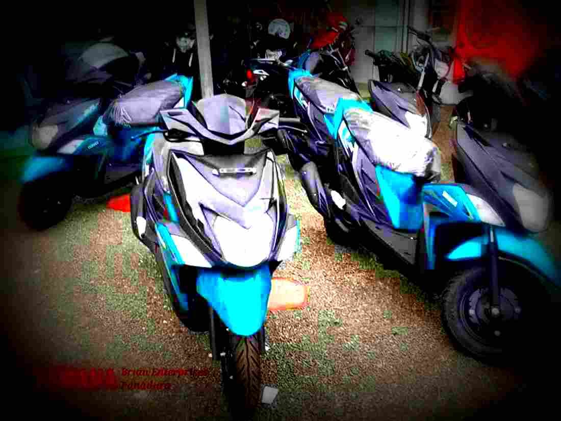 Yamaha Ray ZR 2017 3 motorbike A4 Photo Print