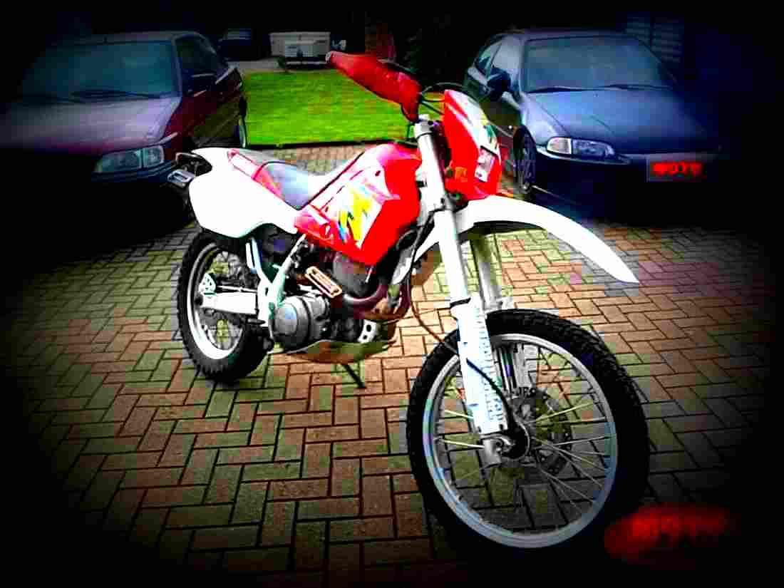 Yamaha TT 600 E 1996 2 motorbike A4 Photo Print