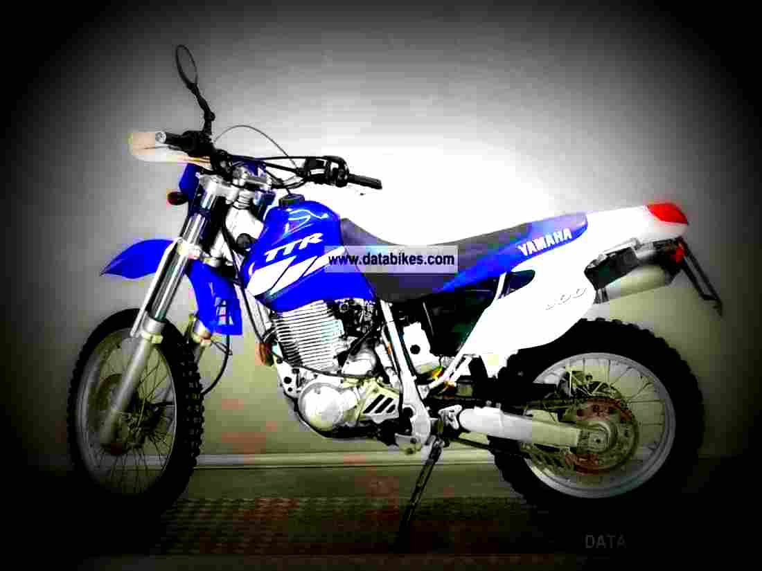Yamaha TT 600 RE 2003 3 motorbike A4 Photo Print