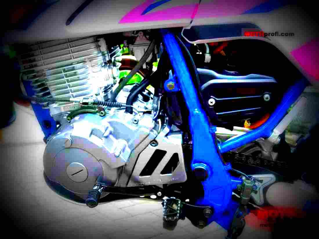 Yamaha TT 600 S 1997 1 motorbike A4 Photo Print