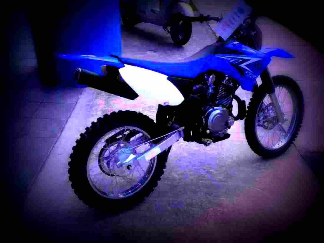 Yamaha TT R 125 2002 4 motorbike A4 Photo Print