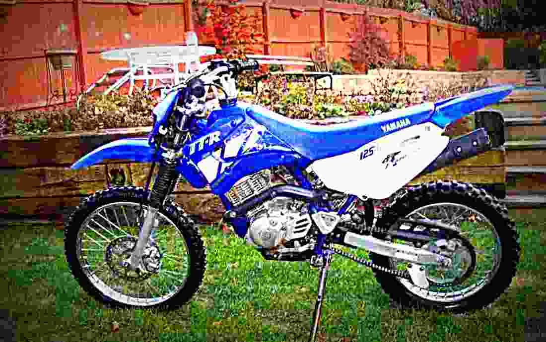 Yamaha TT R 125 LW 2002 3 motorbike A4 Photo Print