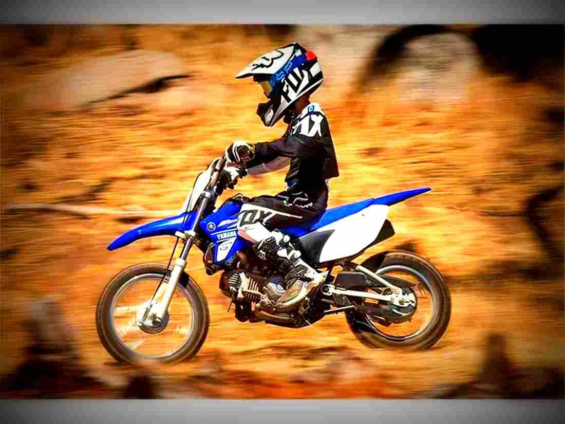 Yamaha TT R110E 2017 3 motorbike A4 Photo Print