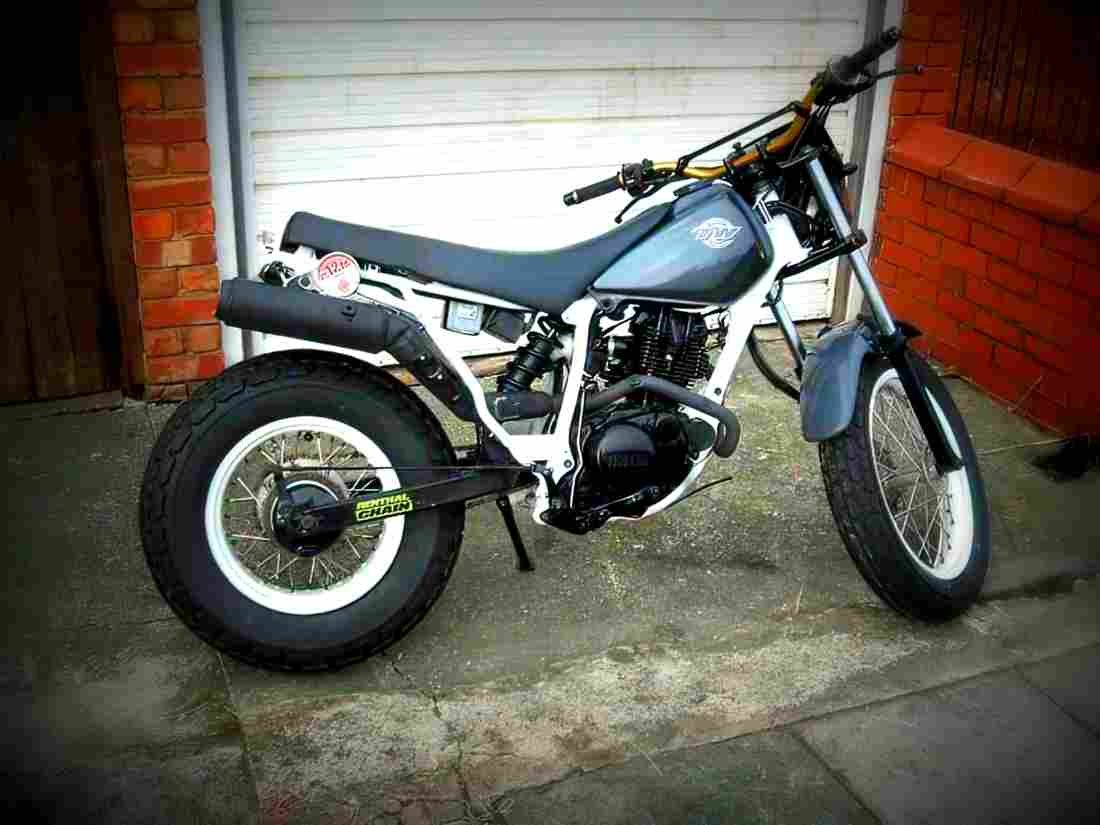 Yamaha TW 125 2000 3 motorbike A4 Photo Print