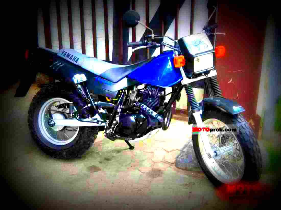 Yamaha TW 125 2001 3 motorbike A4 Photo Print