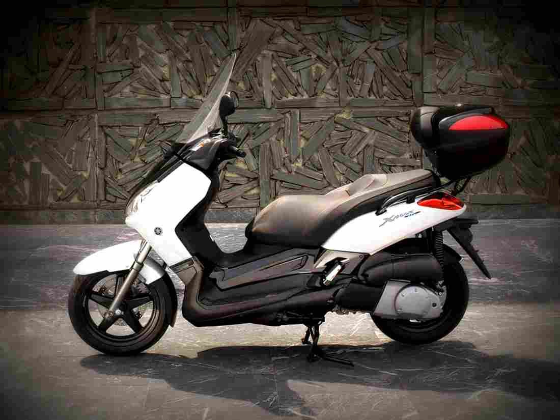 Yamaha X MAX 250 X MAX 250 2 motorbike A4 Photo Print