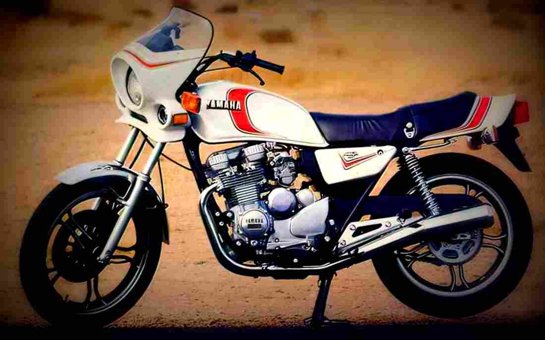 Yamaha XJ 550 1981 1 motorbike A4 Photo Print