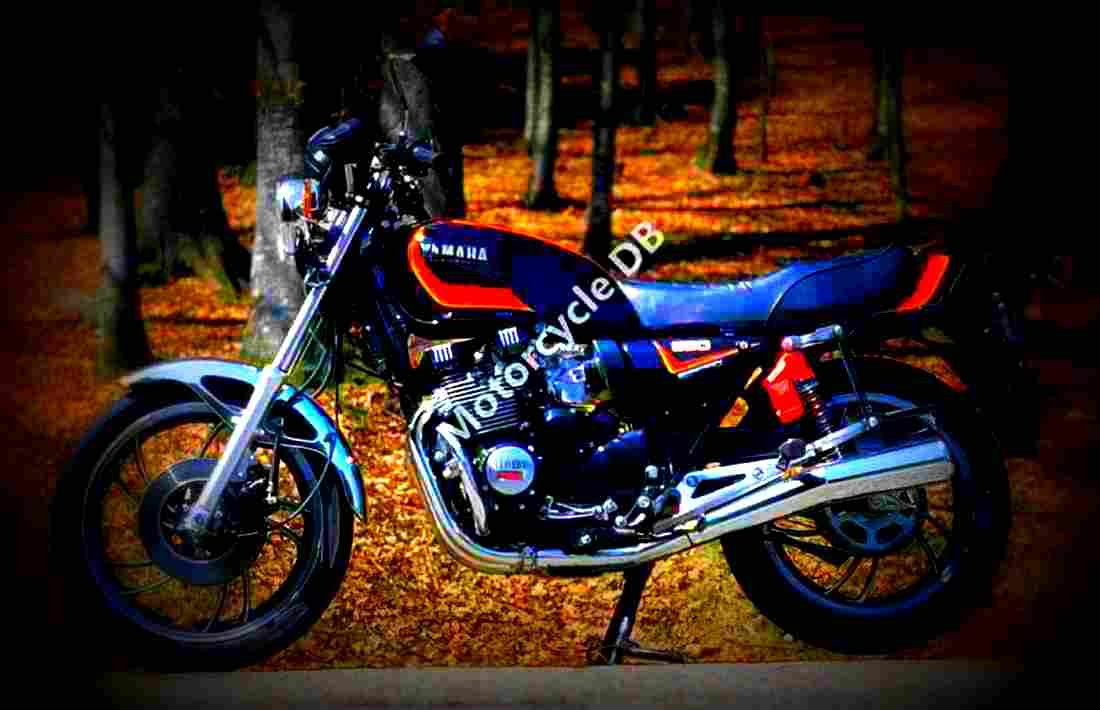 Yamaha XJ 550 1983 1 motorbike A4 Photo Print