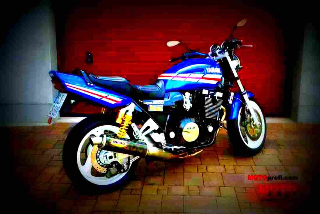 Yamaha XJ 650 (reduced effect) 1984 3 motorbike A4 Photo Print