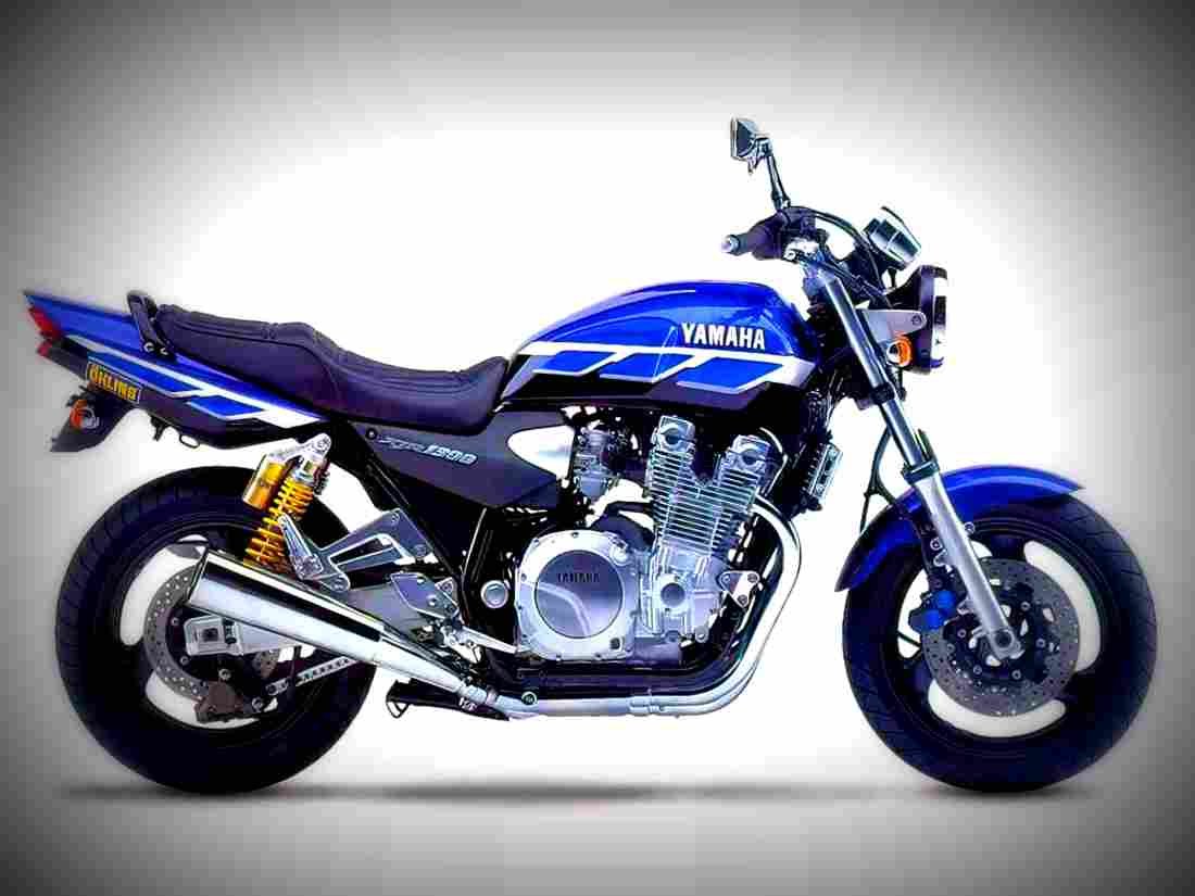 Yamaha XJR 1300 1999 2 motorbike A4 Photo Print