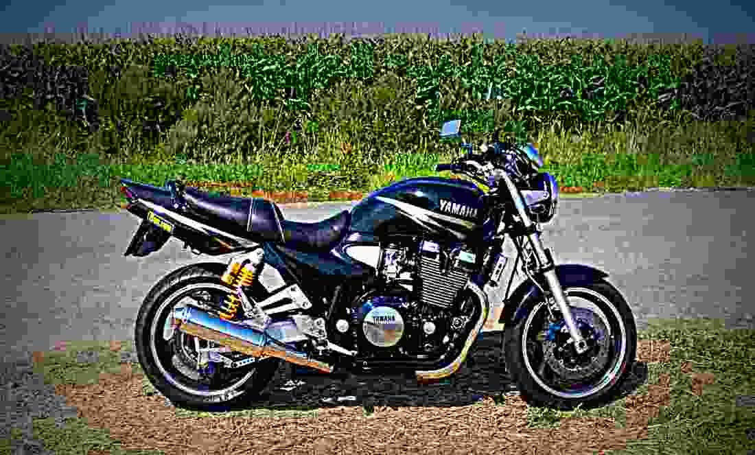 Yamaha XJR 1300 2000 6 motorbike A4 Photo Print