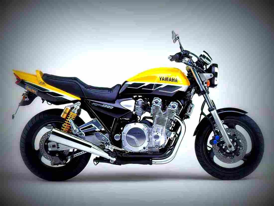 Yamaha XJR 1300 2001 3 motorbike A4 Photo Print
