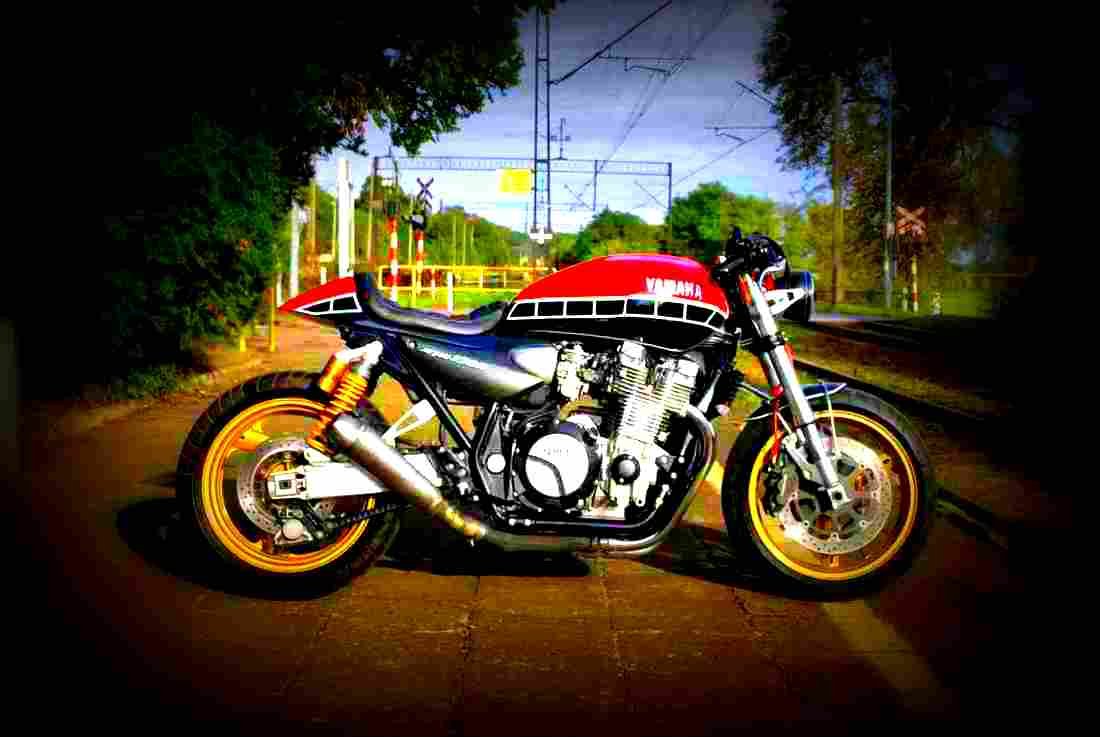 Yamaha XJR1300 Racer 2017 3 motorbike A4 Photo Print