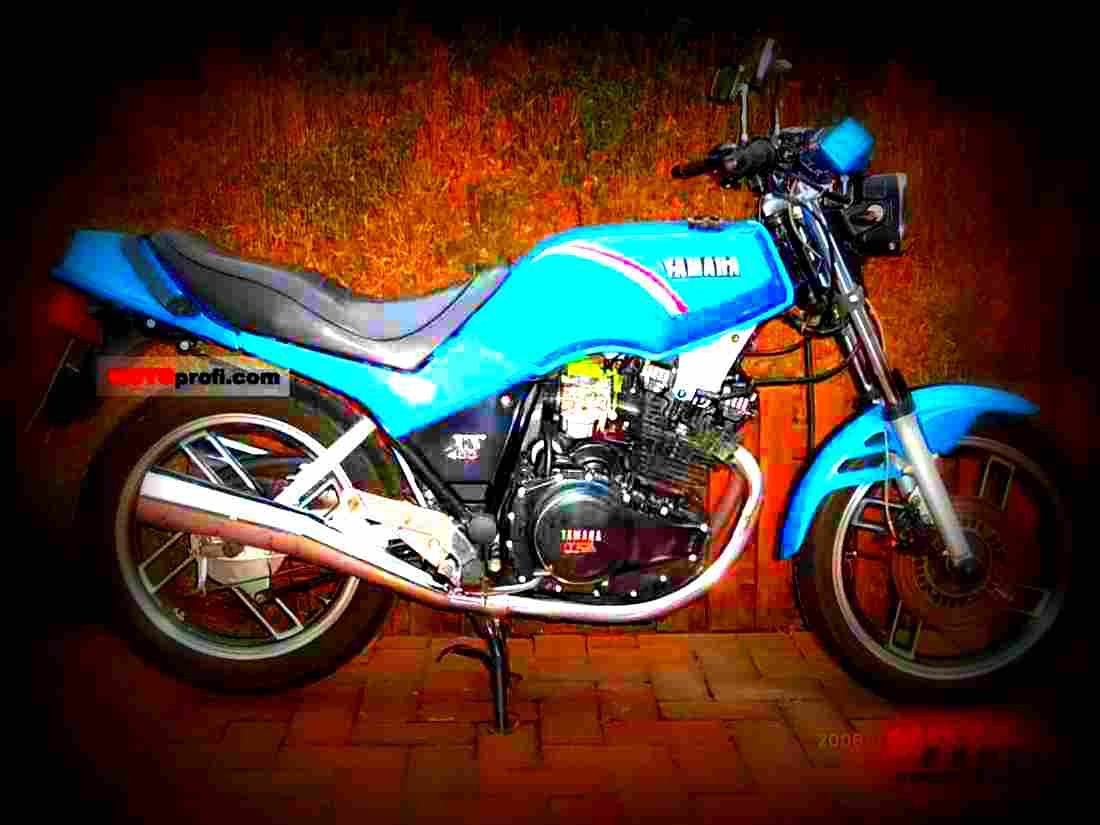 Yamaha XS 400 DOHC 1982 3 motorbike A4 Photo Print