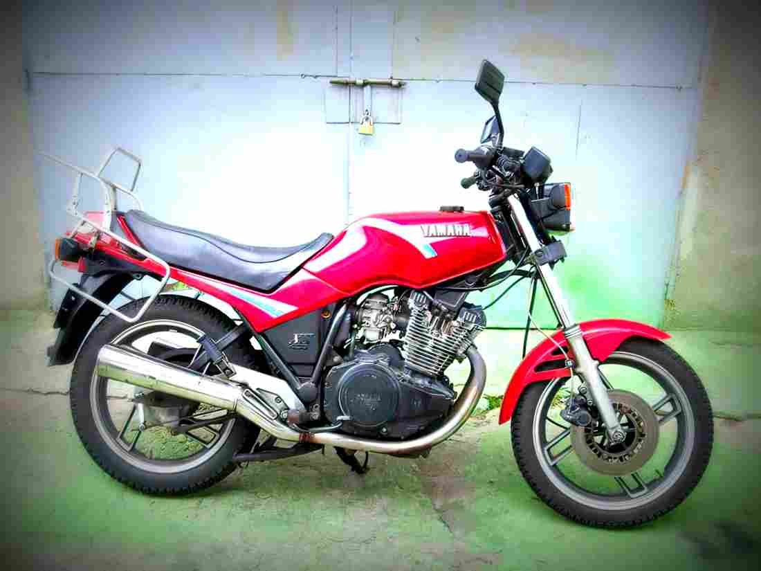 Yamaha XS 400 DOHC 1989 3 motorbike A4 Photo Print