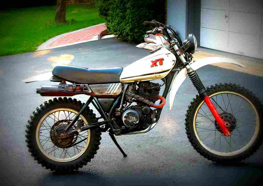 Yamaha XT 250 1982 3 motorbike A4 Photo Print