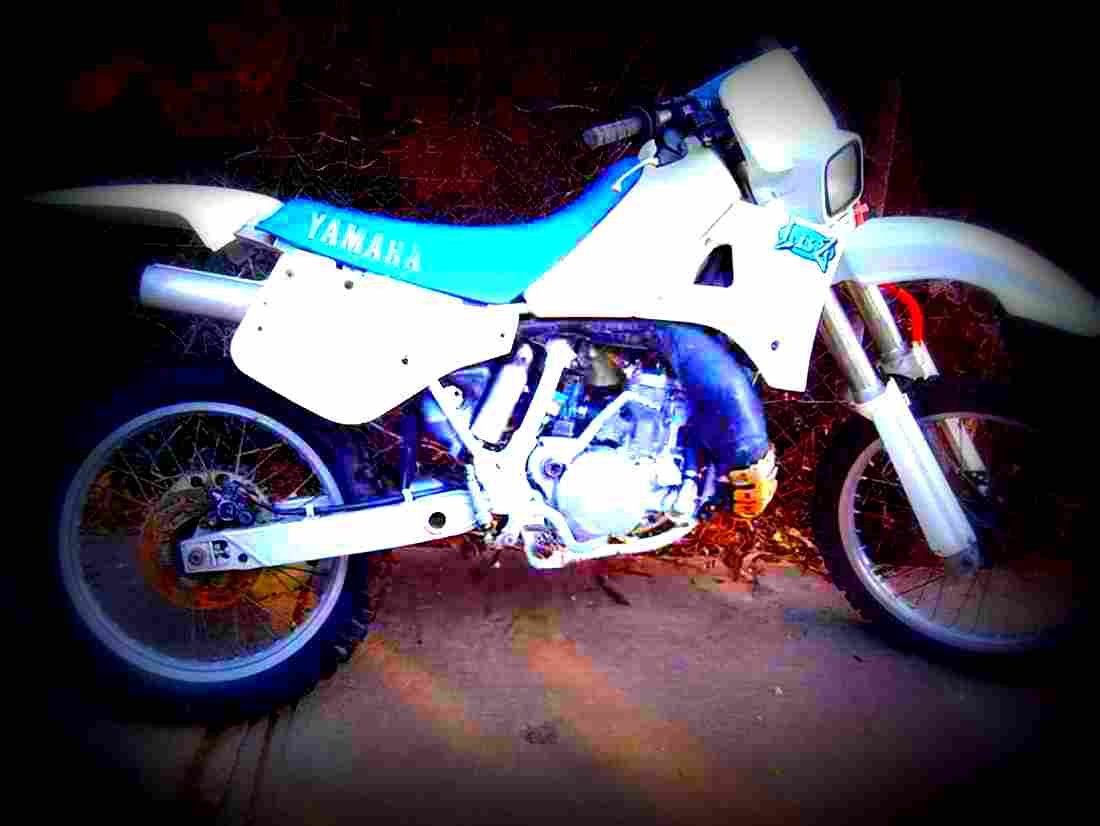 Yamaha XT 250 1983 3 motorbike A4 Photo Print