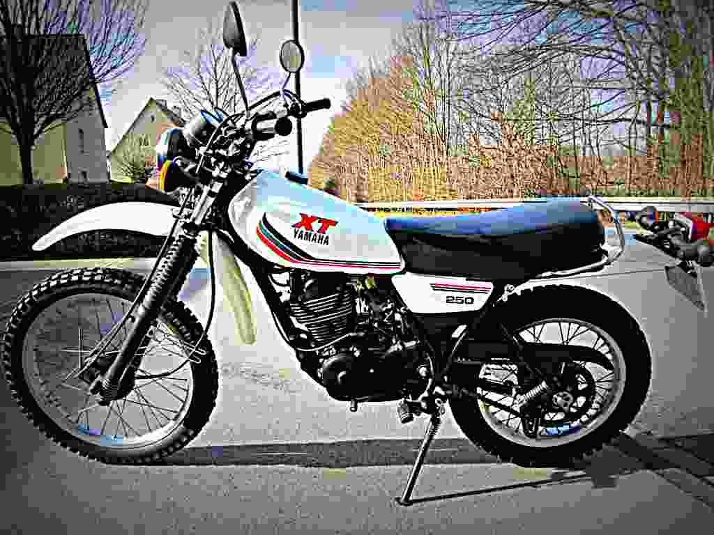 Yamaha XT 250 1987 2 motorbike A4 Photo Print