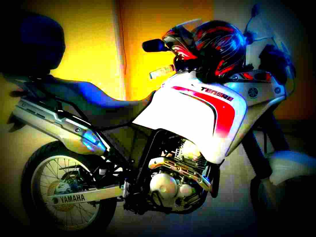 Yamaha XT 250 (reduced effect) 1981 6 motorbike A4 Photo Print
