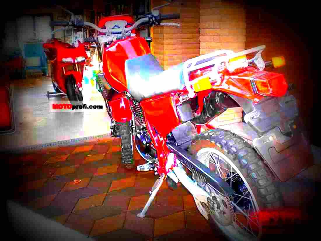 Yamaha XT 350 1987 3 motorbike A4 Photo Print
