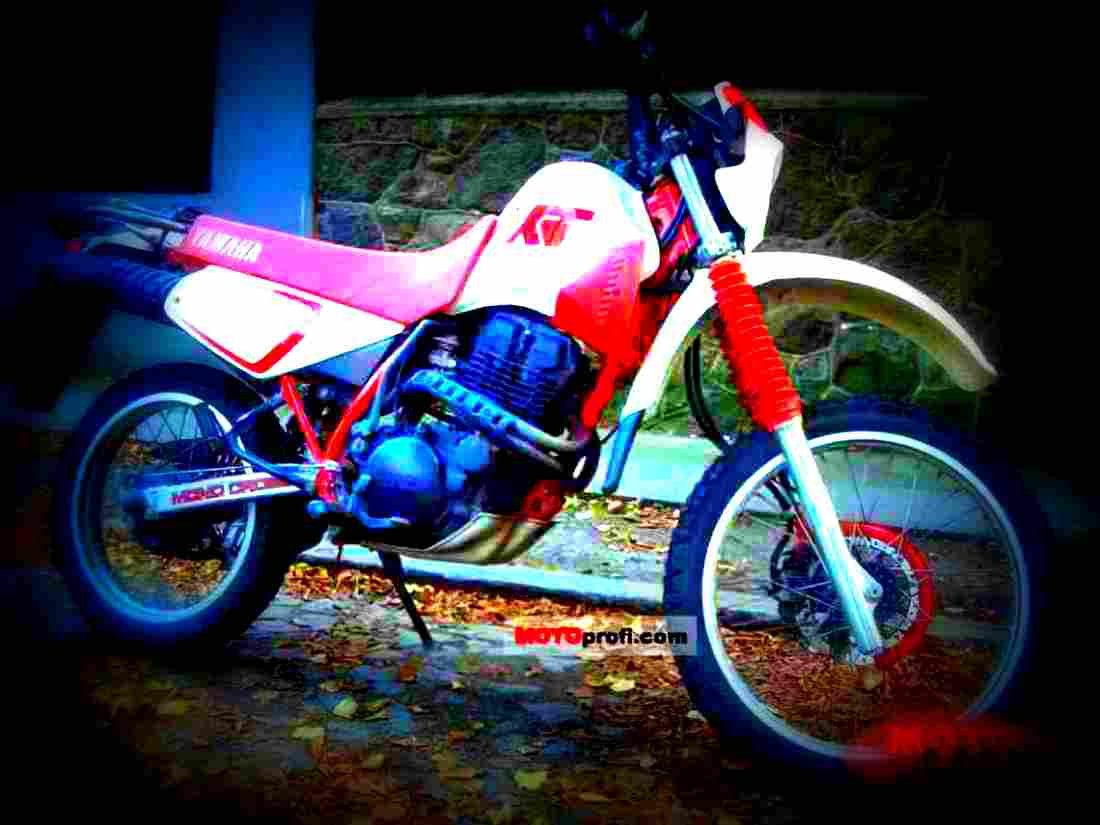 Yamaha XT 350 (reduced effect) 1986 5 motorbike A4 Photo Print