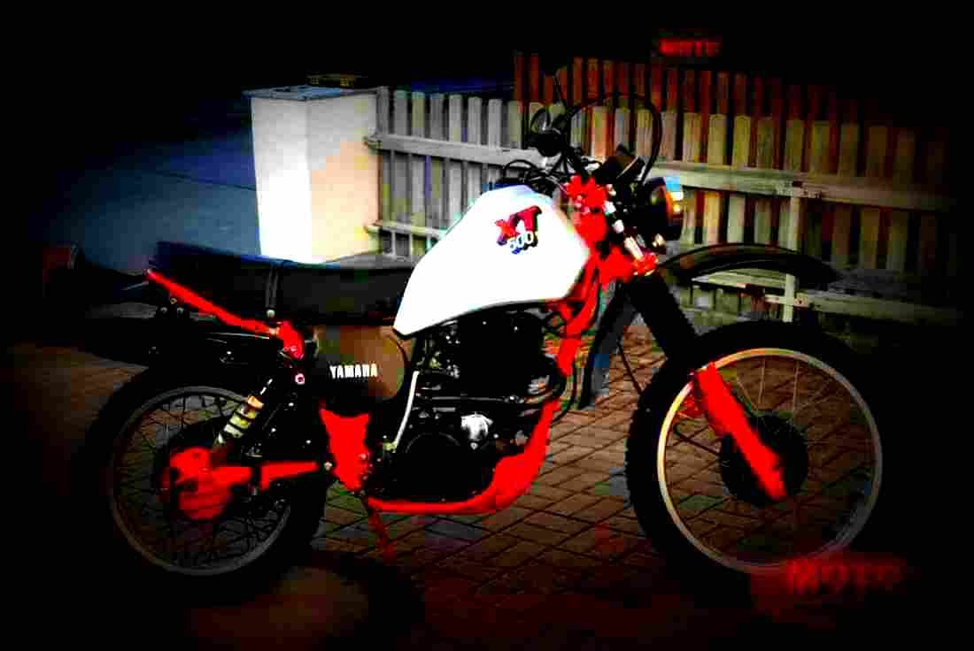 Yamaha XT 350 (reduced effect) 1987 2 motorbike A4 Photo Print