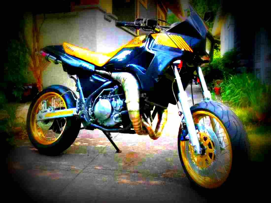 Yamaha XT 350 (reduced effect) 1988 5 motorbike A4 Photo Print