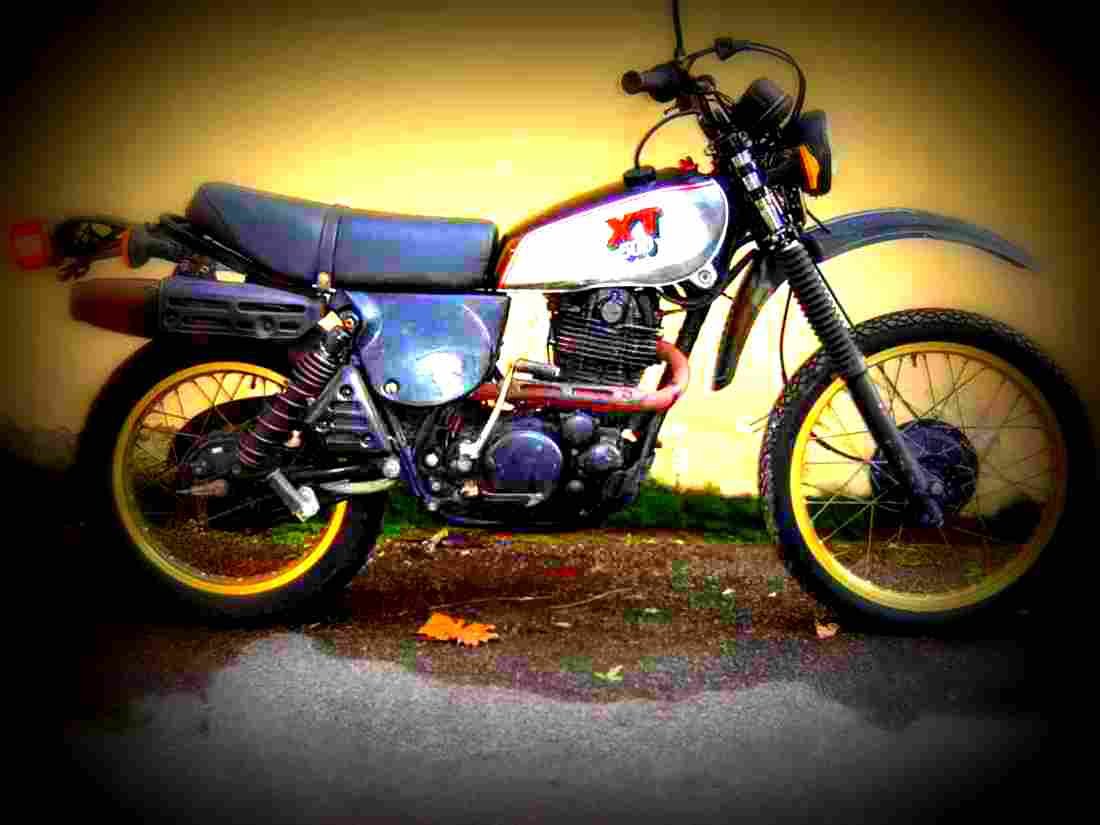 Yamaha XT 500 1982 3 motorbike A4 Photo Print