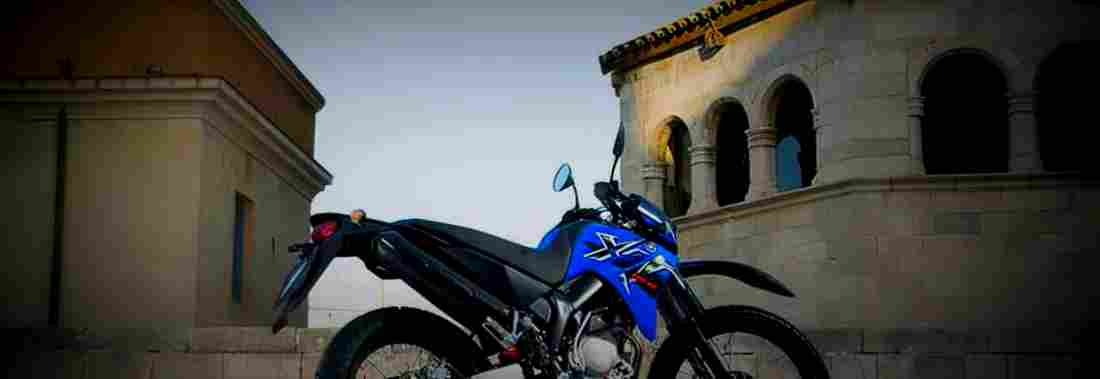 Yamaha XT125 R XT125 R 1 825x284 motorbike A4 Photo Print