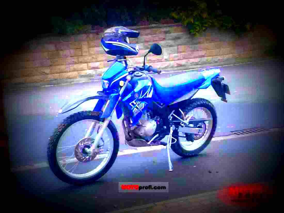 Yamaha XT125 R XT125 R 4 motorbike A4 Photo Print