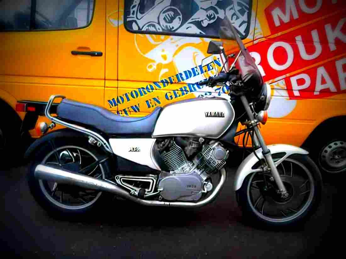 Yamaha XV 920 RH 1981 2 motorbike A4 Photo Print