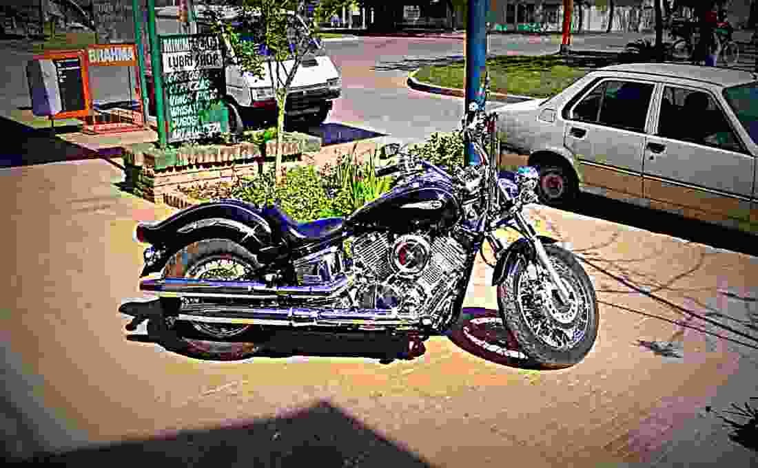 Yamaha XVS 1100 Drag Star Custom 1999 3 motorbike A4 Photo Print