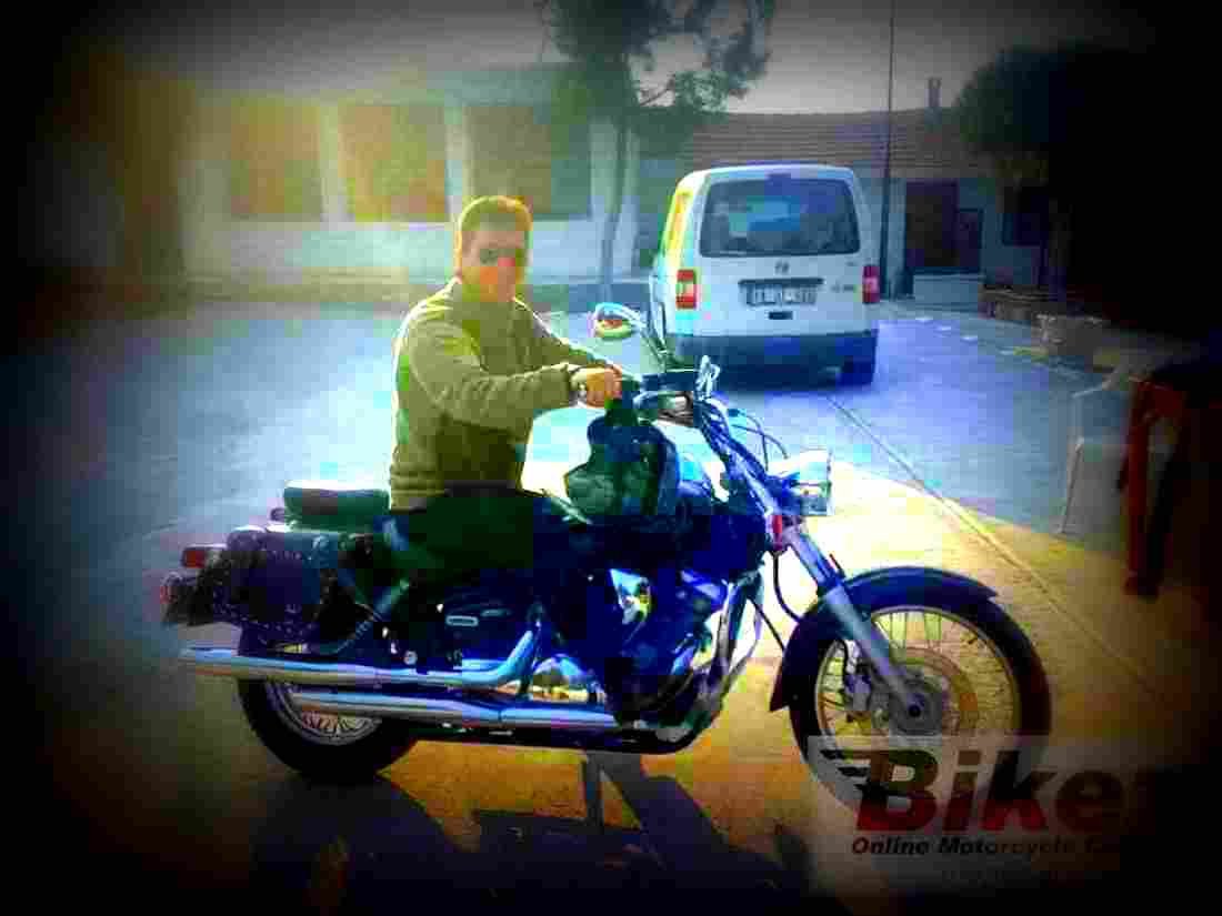 Yamaha XVS 250 Drag Star 2001 4 motorbike A4 Photo Print
