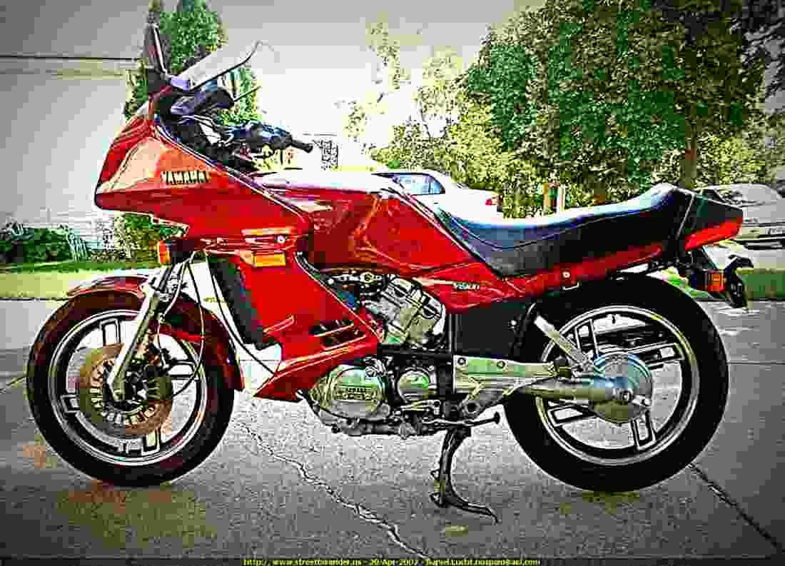 Yamaha XZ 550 1982 3 motorbike A4 Photo Print
