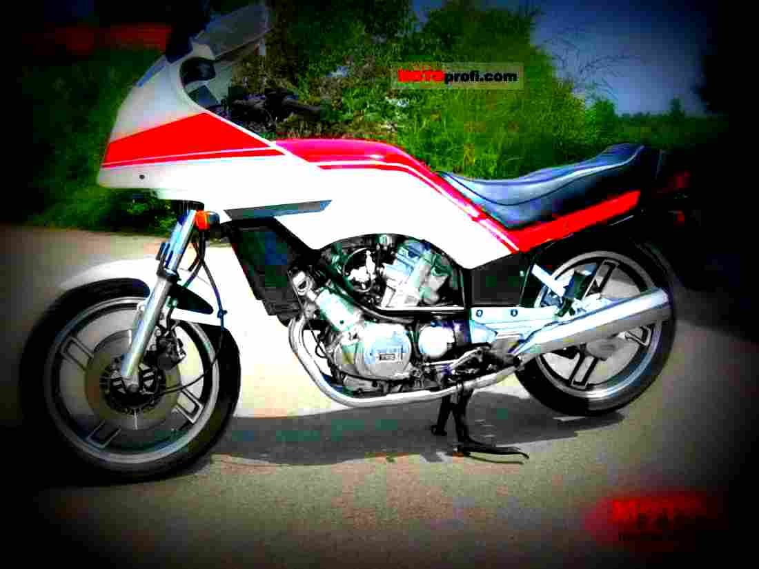 Yamaha XZ 550 S 1984 6 motorbike A4 Photo Print