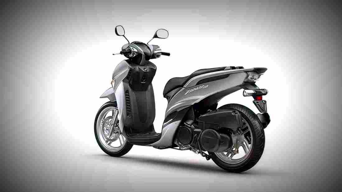 Yamaha Xenter 125 2017 2 motorbike A4 Photo Print