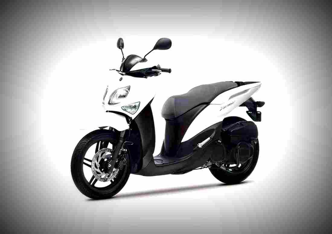 Yamaha Xenter 125 2017 4 motorbike A4 Photo Print